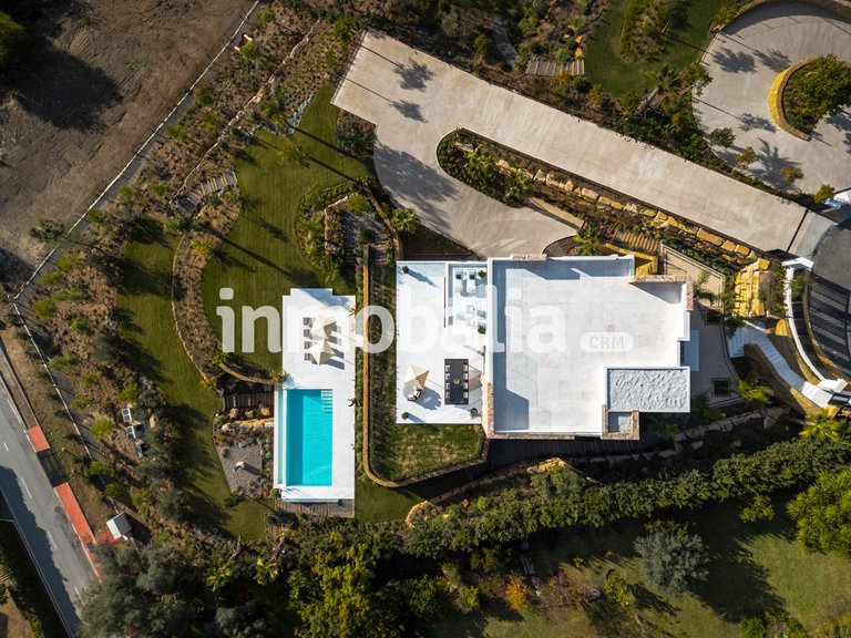 Villa for Sale in Marbella Golden Mile, Marbella, Malaga 34