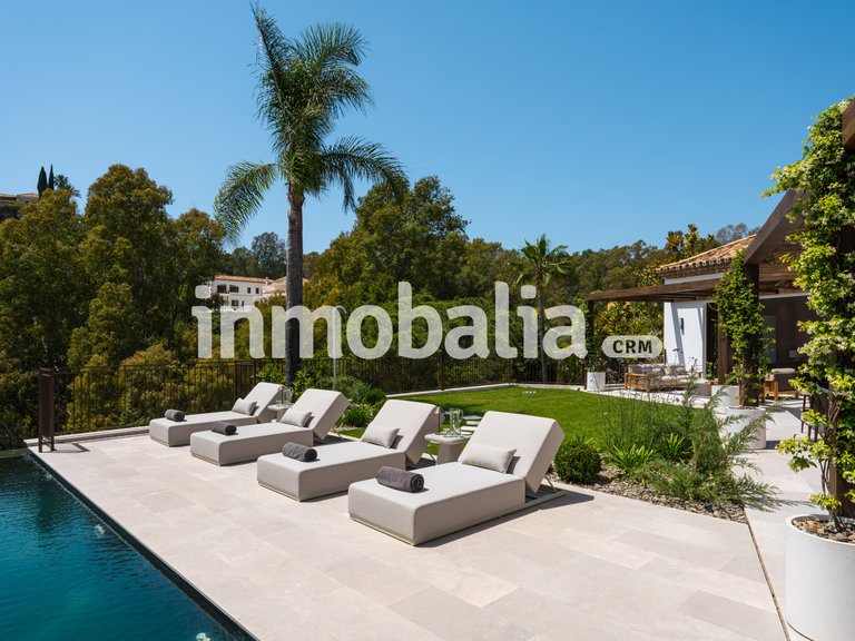 Villa for Sale in El Herrojo, Benahavis, Malaga 12