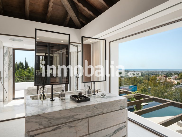 Villa for Sale in El Herrojo, Benahavis, Malaga 21