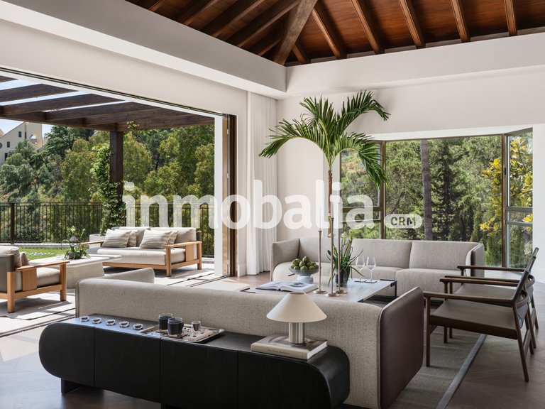 Villa for Sale in El Herrojo, Benahavis, Malaga 5