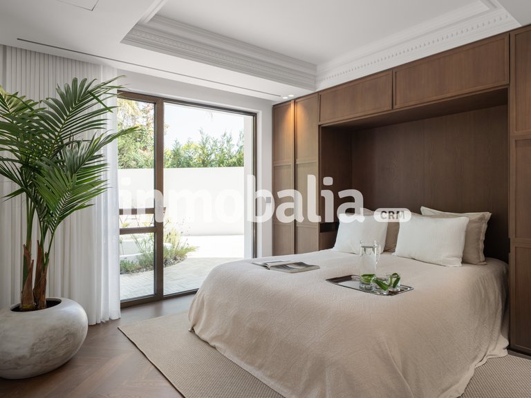 Villa for Sale in El Herrojo, Benahavis, Malaga 27
