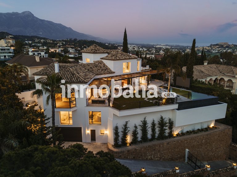 Villa for Sale in El Herrojo, Benahavis, Malaga 43