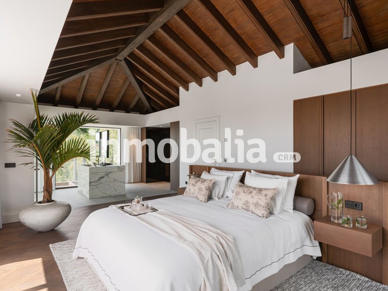Villa for Sale in El Herrojo, Benahavis, Malaga 19