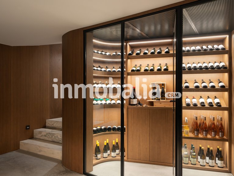 Villa for Sale in El Herrojo, Benahavis, Malaga 32
