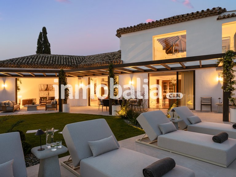 Villa for Sale in El Herrojo, Benahavis, Malaga 36
