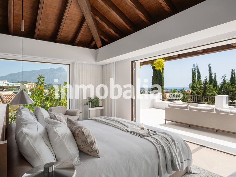 Villa for Sale in El Herrojo, Benahavis, Malaga 18