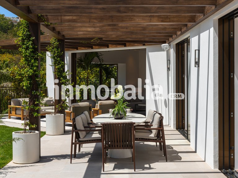 Villa for Sale in El Herrojo, Benahavis, Malaga 15