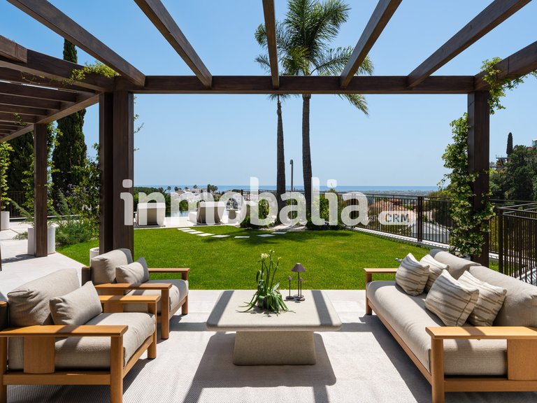 Villa for Sale in El Herrojo, Benahavis, Malaga 14