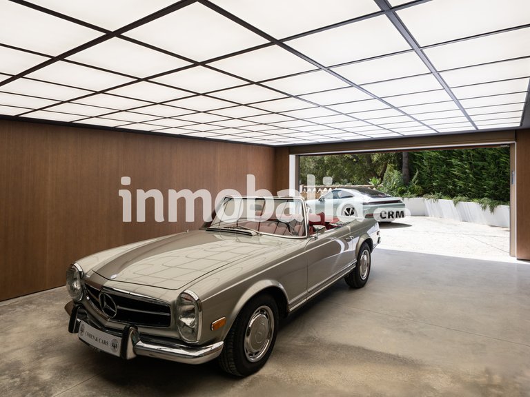Villa for Sale in El Herrojo, Benahavis, Malaga 34