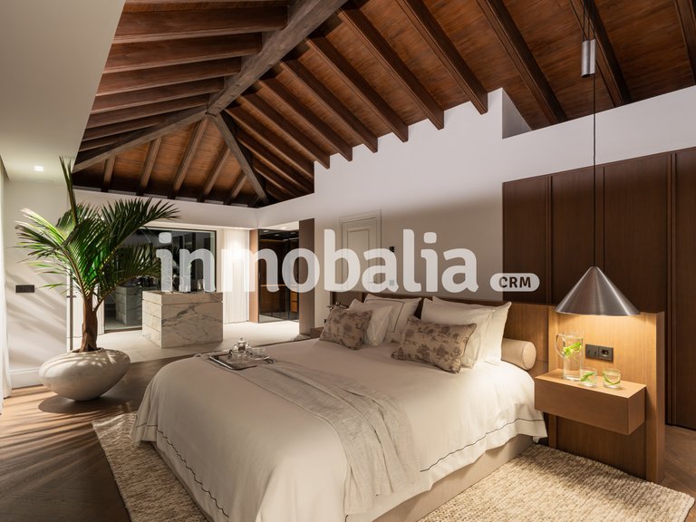 Villa for Sale in El Herrojo, Benahavis, Malaga 40