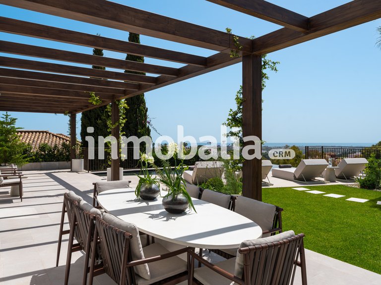 Villa for Sale in El Herrojo, Benahavis, Malaga 13