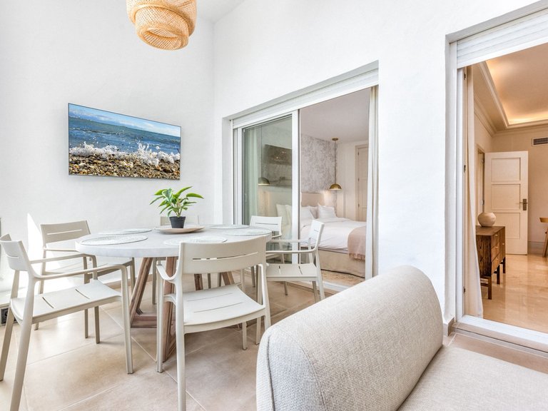 Apartment for Sale in Marbella Golden Mile, Marbella, Malaga 24