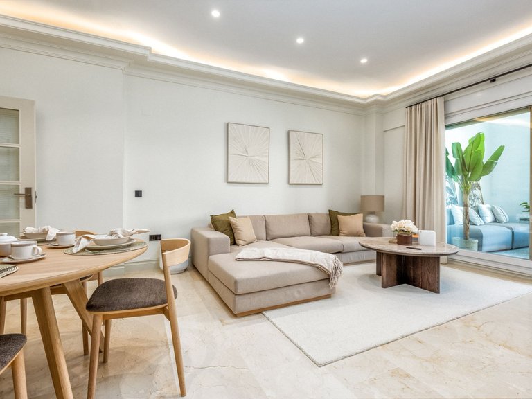Apartment for Sale in Marbella Golden Mile, Marbella, Malaga 7