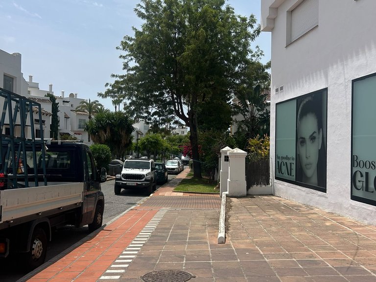 Commercial for Rent in Marbella Golden Mile, Marbella, Malaga 6