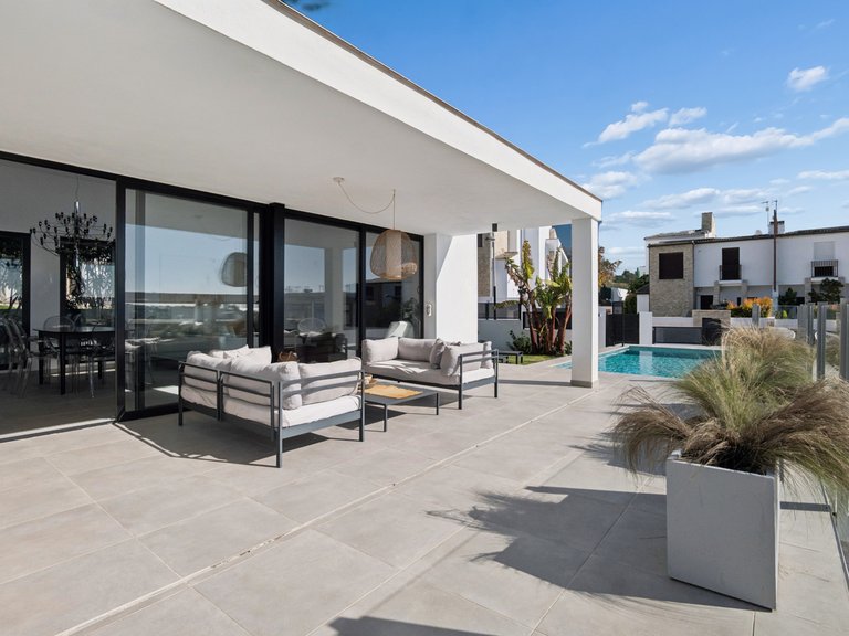 Villa for Sale in Estepona West, Estepona, Malaga 17