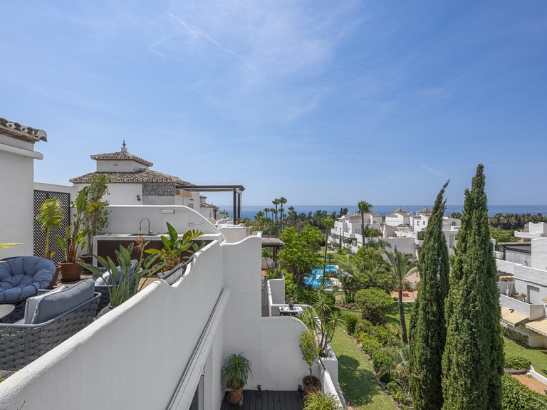 Town House for Sale in Marbella Golden Mile, Marbella, Malaga 32