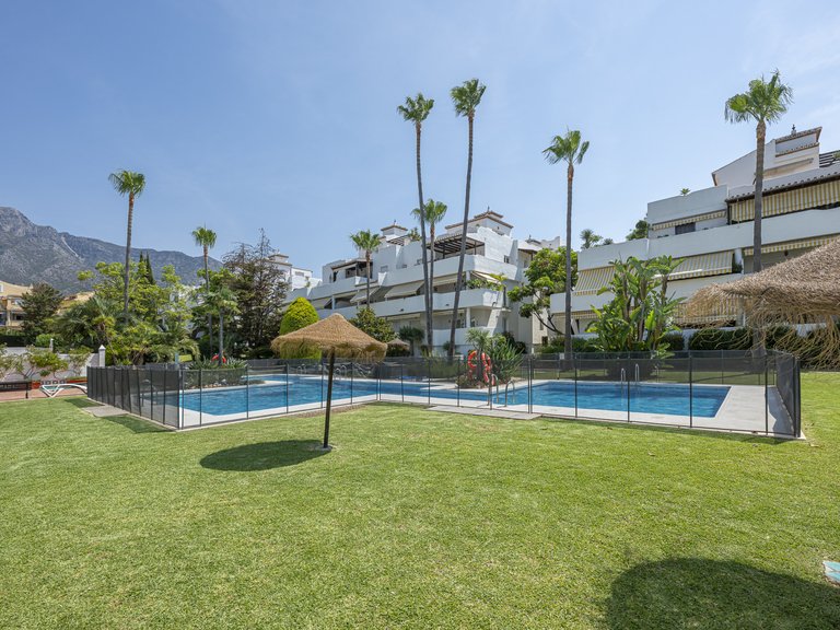 Town House for Sale in Marbella Golden Mile, Marbella, Malaga 1
