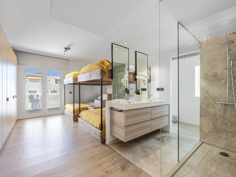 Town House for Sale in Marbella Golden Mile, Marbella, Malaga 40