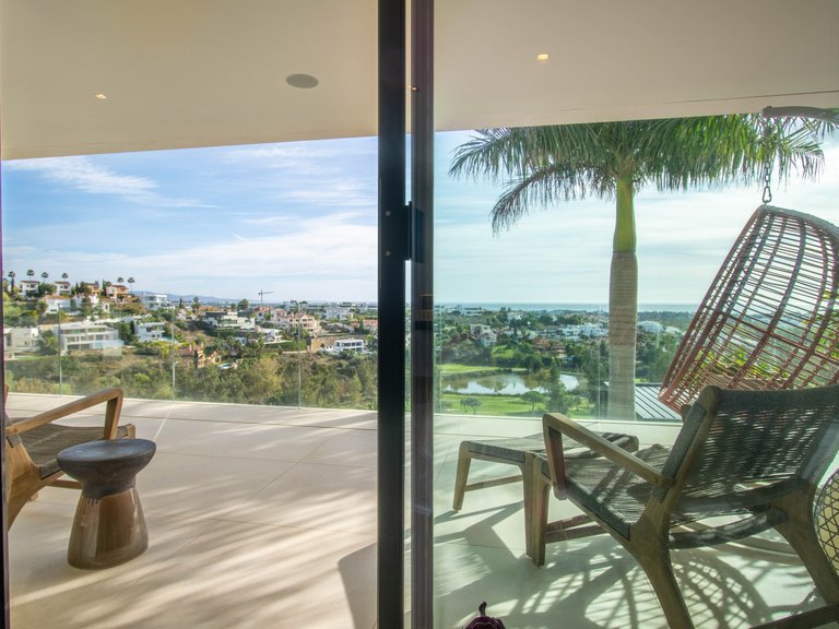 Villa for Sale in La Alqueria, Benahavis, Malaga 3