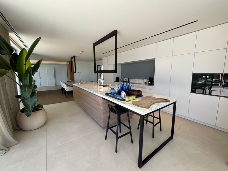 Villa for Sale in La Alqueria, Benahavis, Malaga 48