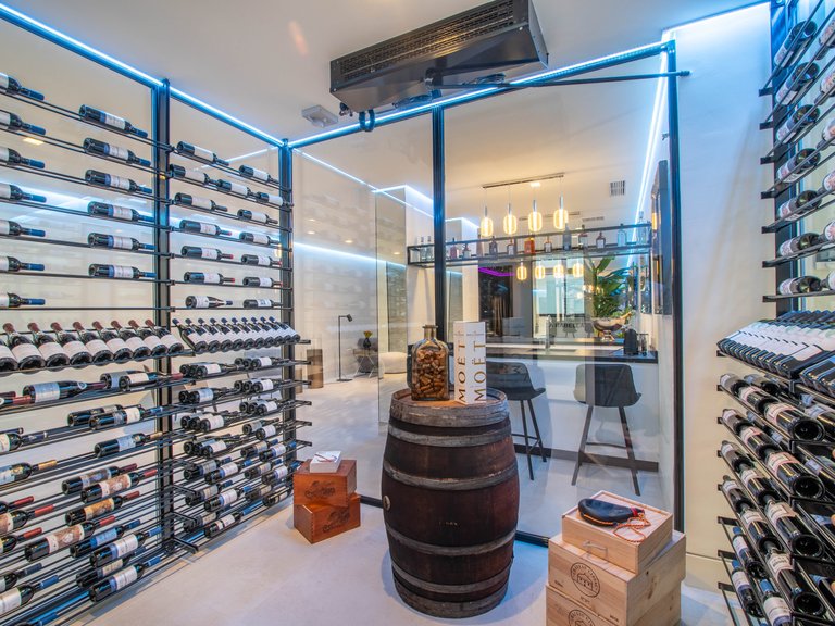 Villa for Sale in La Alqueria, Benahavis, Malaga 17