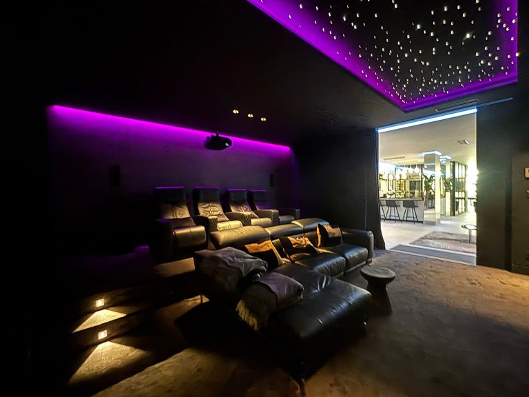Villa for Sale in La Alqueria, Benahavis, Malaga 42