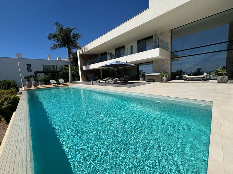 Villa for Sale in La Alqueria, Benahavis, Malaga 47