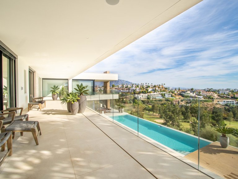 Villa for Sale in La Alqueria, Benahavis, Malaga 33