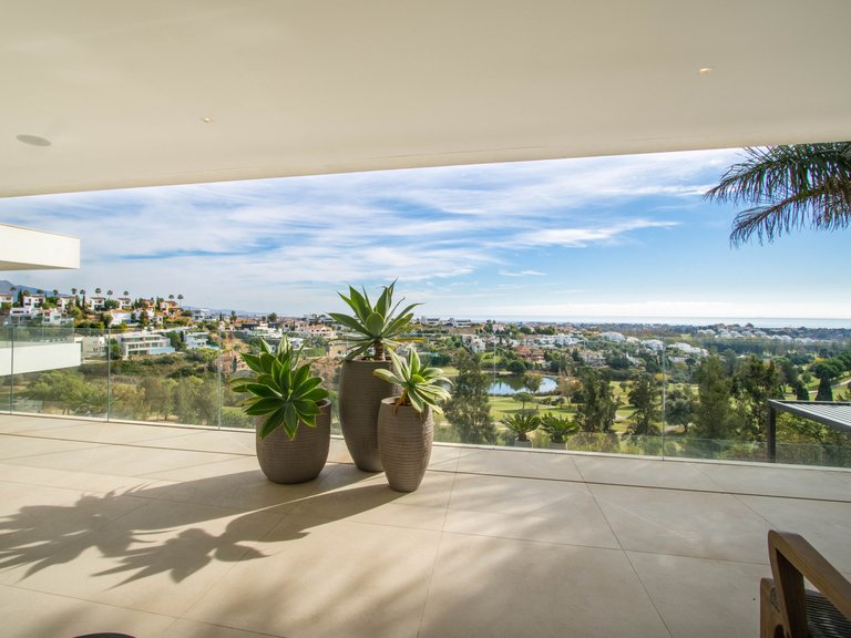 Villa for Sale in La Alqueria, Benahavis, Malaga 30