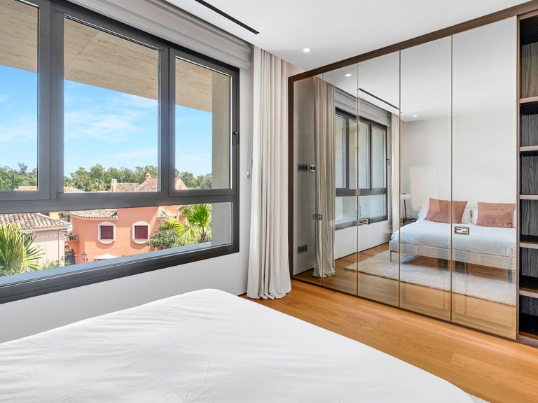 Penthouse for Sale in Marbella Golden Mile, Marbella, Malaga 13