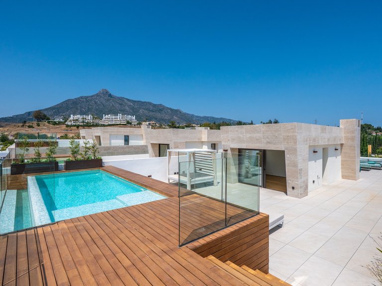 Penthouse for Sale in Marbella Golden Mile, Marbella, Malaga 39
