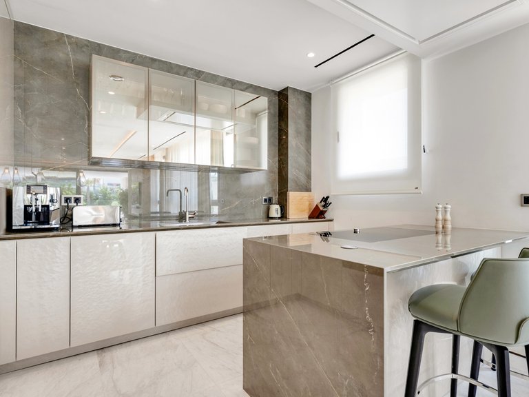 Penthouse for Sale in Marbella Golden Mile, Marbella, Malaga 22