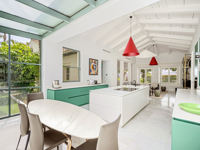 Villa for Sale in Marbella Golden Mile, Marbella, Malaga 15