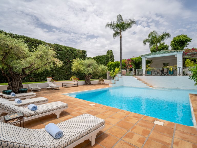 Villa for Sale in Marbella Golden Mile, Marbella, Malaga 23