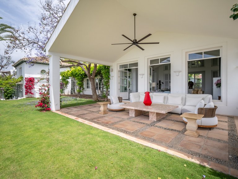 Villa for Sale in Marbella Golden Mile, Marbella, Malaga 9