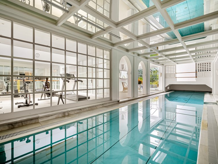 Villa for Sale in Marbella Golden Mile, Marbella, Malaga 41
