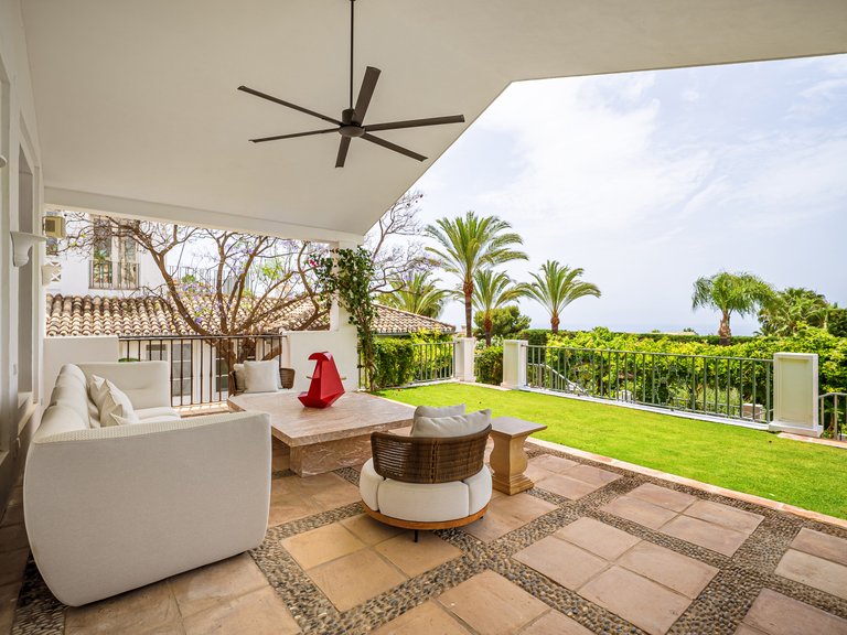Villa for Sale in Marbella Golden Mile, Marbella, Malaga 11