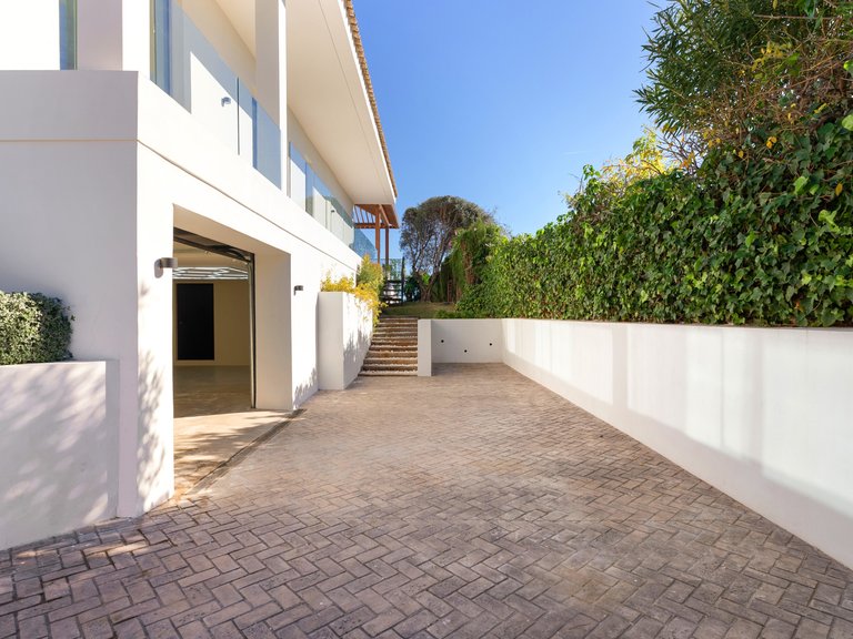 Villa for Sale in Nueva Andalucia, Marbella, Malaga 8
