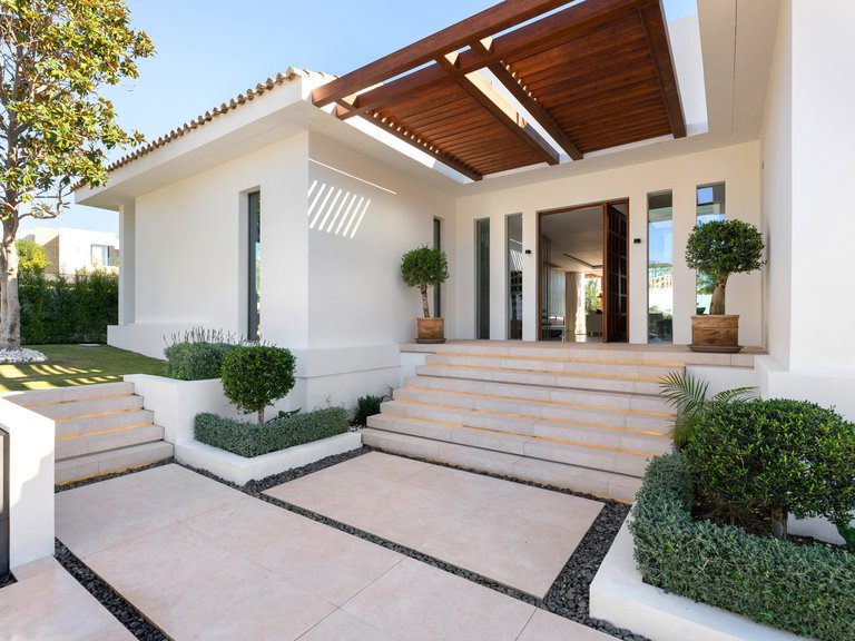 Villa for Sale in Nueva Andalucia, Marbella, Malaga 9