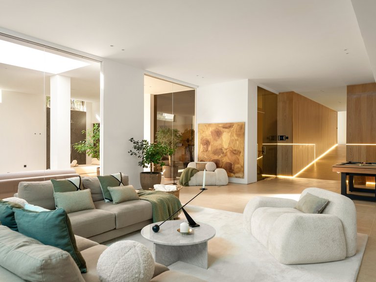 Villa for Sale in Nueva Andalucia, Marbella, Malaga 25