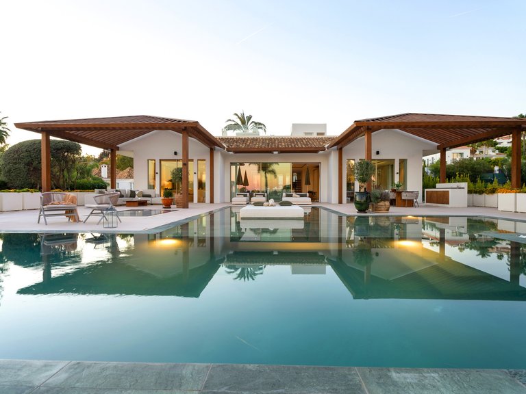 Villa for Sale in Nueva Andalucia, Marbella, Malaga 32