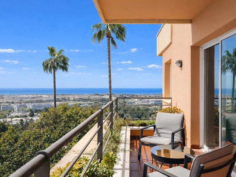 Apartment for Sale in Nueva Andalucia, Marbella, Malaga 2