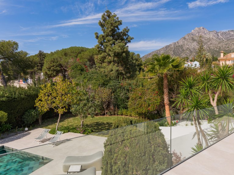 Villa for Sale in Marbella Golden Mile, Marbella, Malaga 43