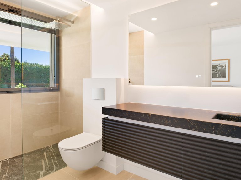 Villa for Sale in Marbella Golden Mile, Marbella, Malaga 36