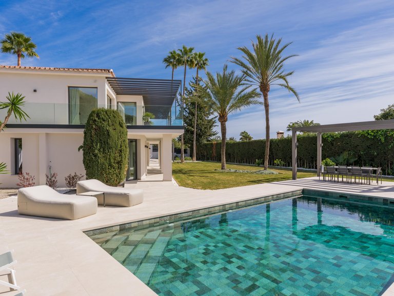 Villa for Sale in Marbella Golden Mile, Marbella, Malaga 51