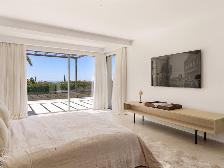Villa for Sale in Marbella Golden Mile, Marbella, Malaga 34