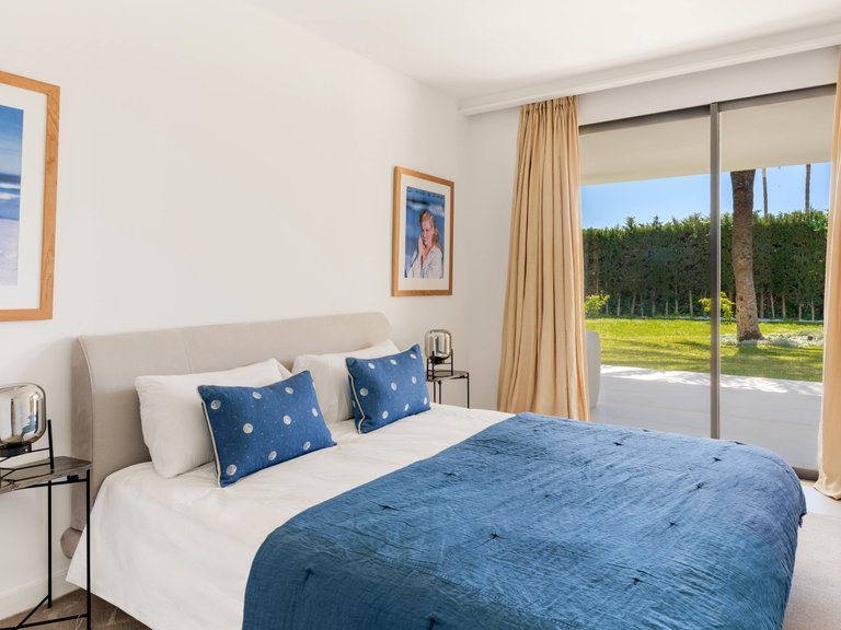 Villa for Sale in Marbella Golden Mile, Marbella, Malaga 24