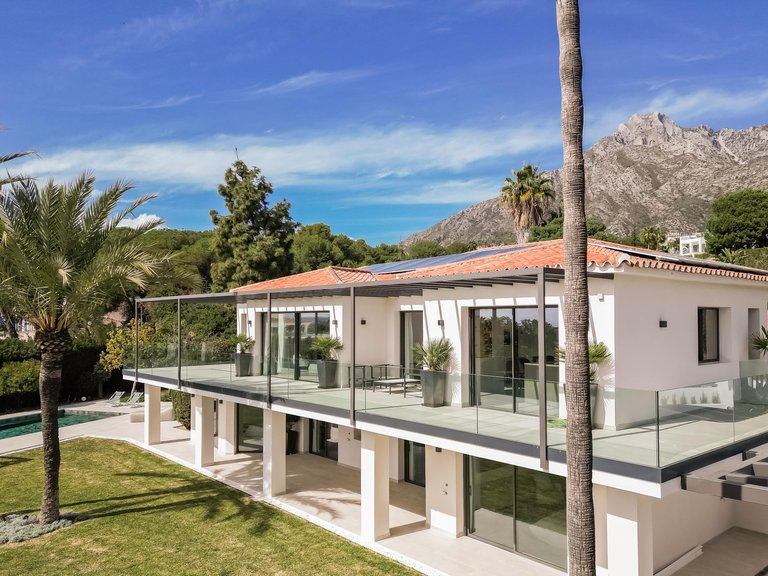 Villa for Sale in Marbella Golden Mile, Marbella, Malaga 41
