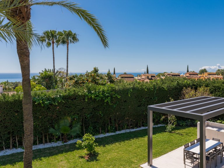 Villa for Sale in Marbella Golden Mile, Marbella, Malaga 17