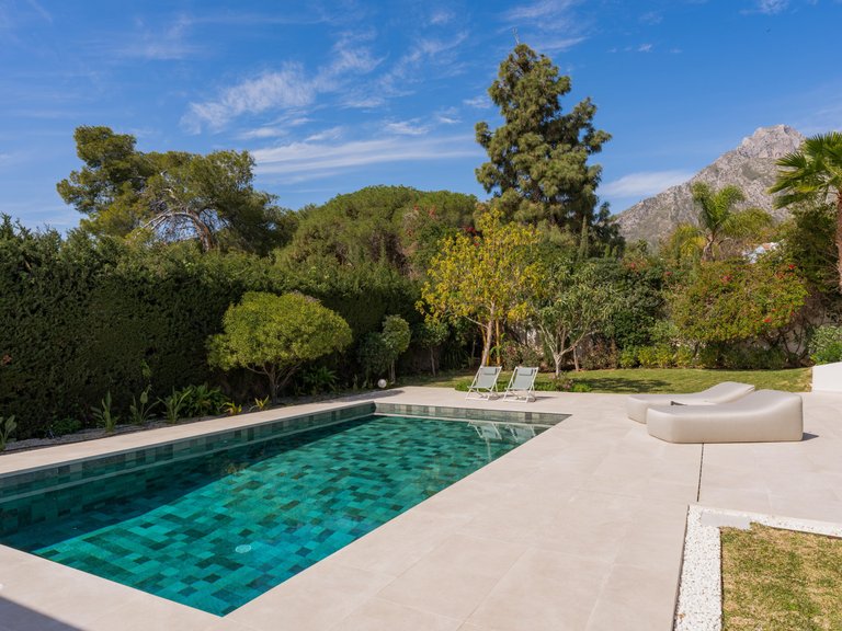 Villa for Sale in Marbella Golden Mile, Marbella, Malaga 48